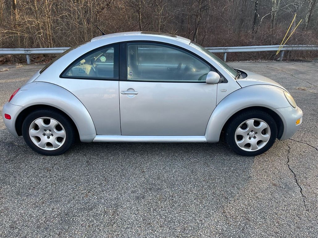 2002 Volkswagen New Beetle GLS image 2