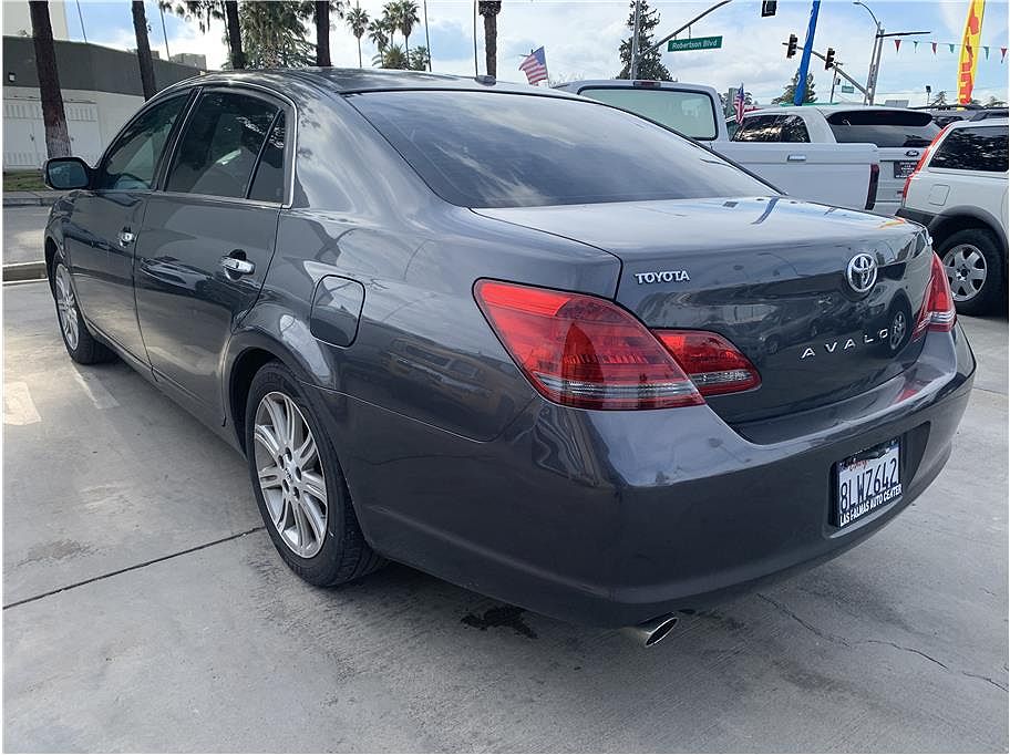 2010 Toyota Avalon Limited Edition image 5