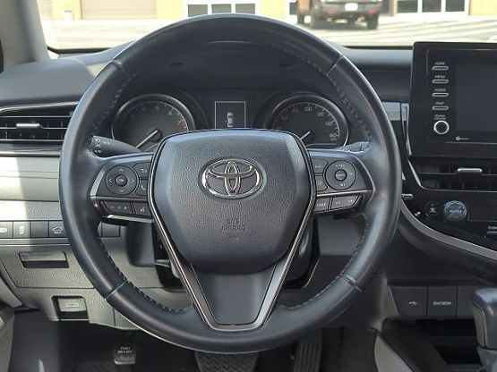 2022 Toyota Camry SE photo 4