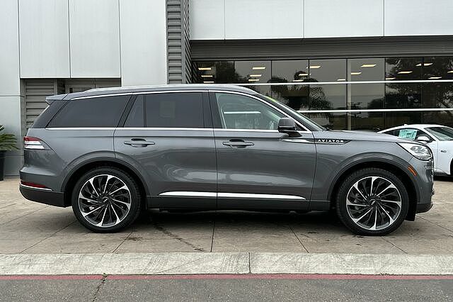 2024 Lincoln Aviator