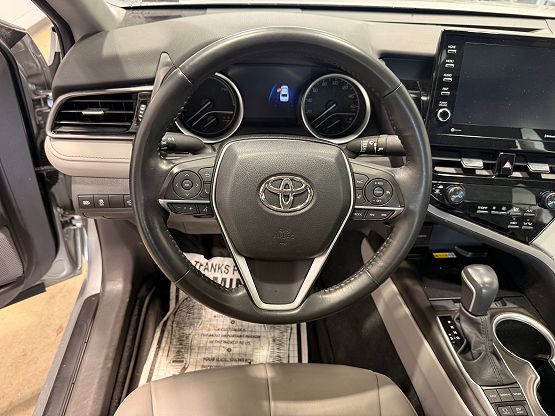 2023 Toyota Camry Hybrid XLE photo 7