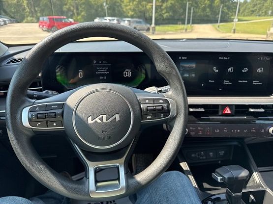 2025 Kia K5 LXS photo 11