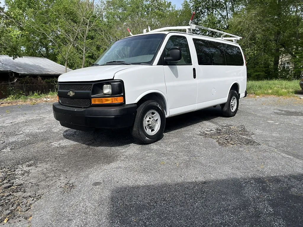 2013 Chevrolet Express 2500 image 0