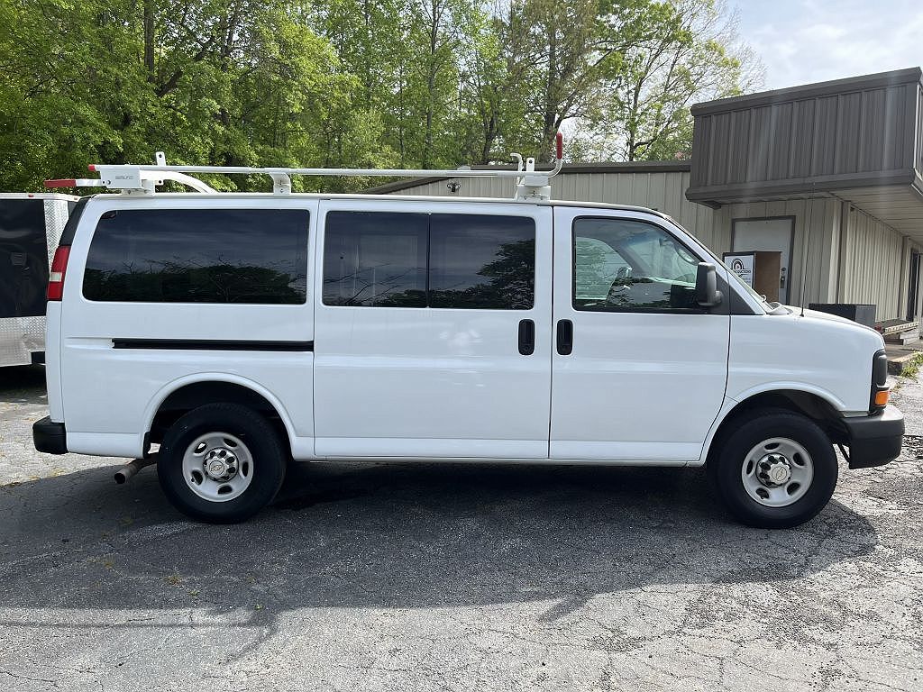 2013 Chevrolet Express 2500 image 1