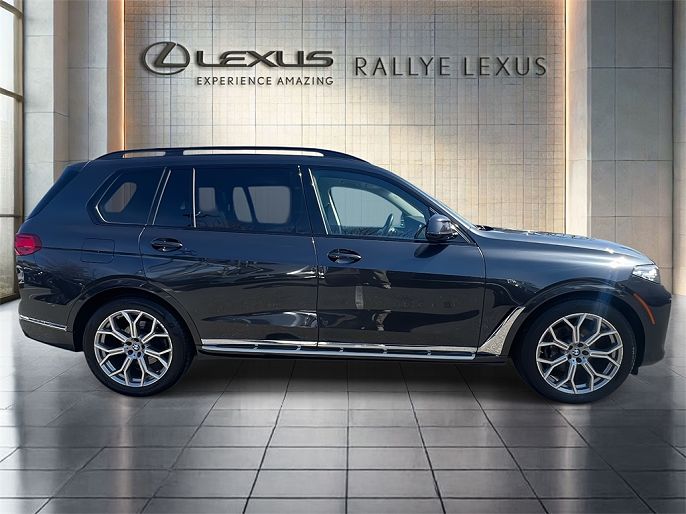 2022 BMW X7