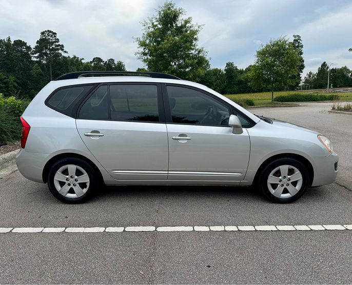 2009 Kia Rondo
