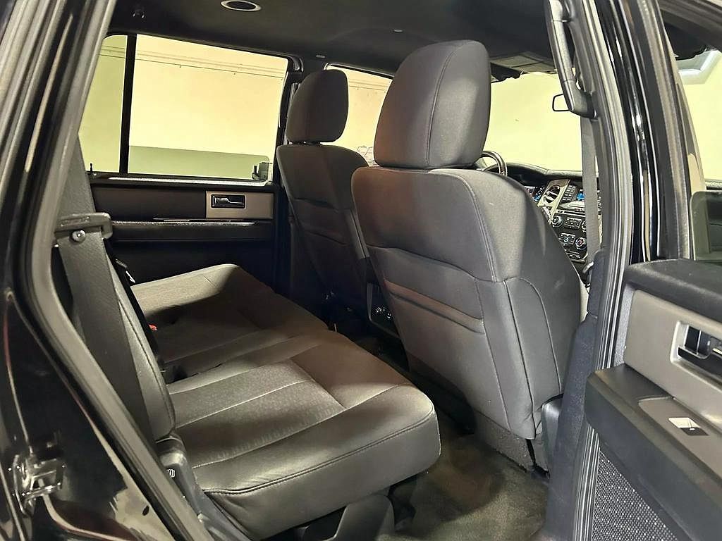 2016 Ford Expedition XLT image 16