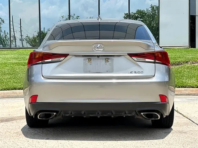 2019 Lexus IS