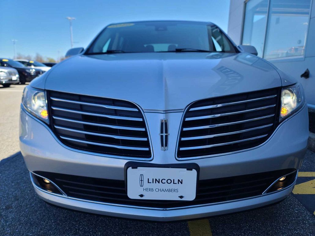 2019 Lincoln MKT null image 1