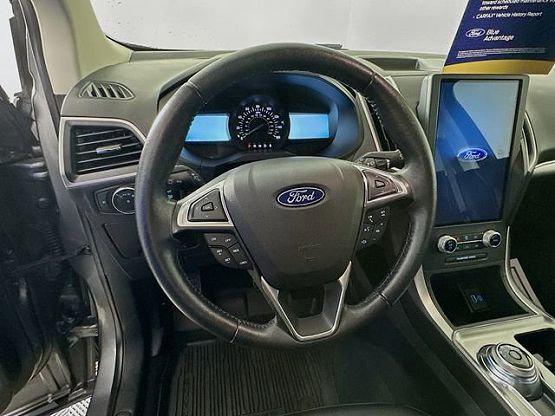 2022 Ford Edge SEL photo 7