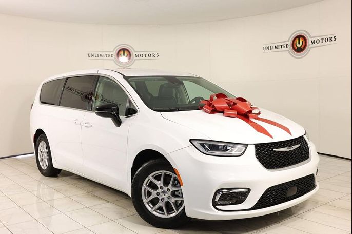 2024 Chrysler Pacifica