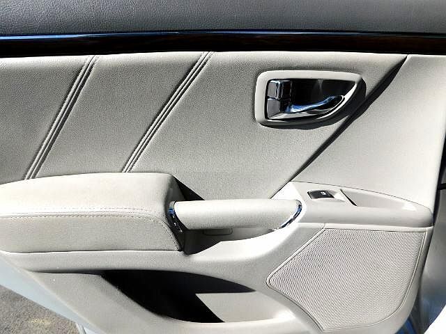 2011 Hyundai Azera GLS image 12