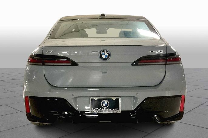 2025 BMW i7