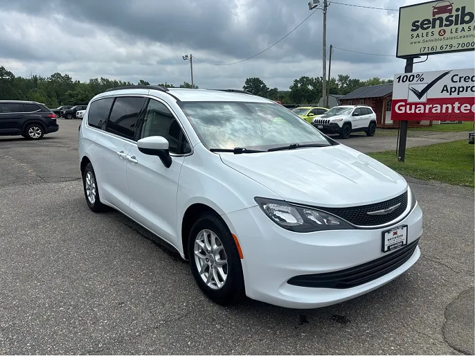 2020 Chrysler Voyager