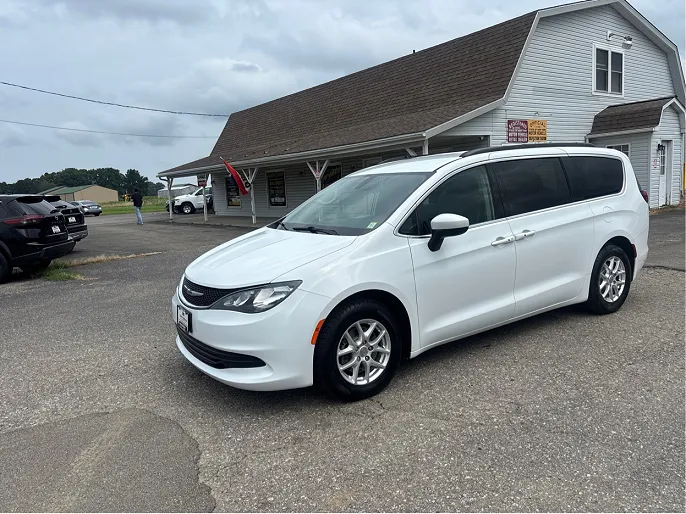 2020 Chrysler Voyager