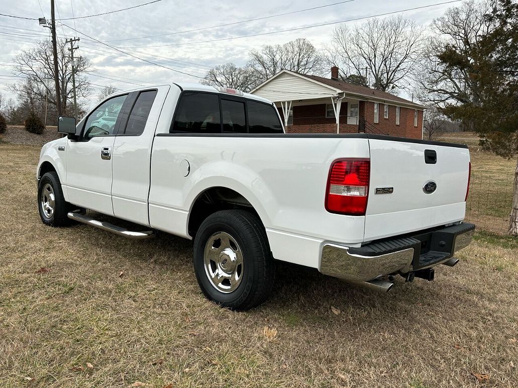 2004 Ford F-150 XL image 1