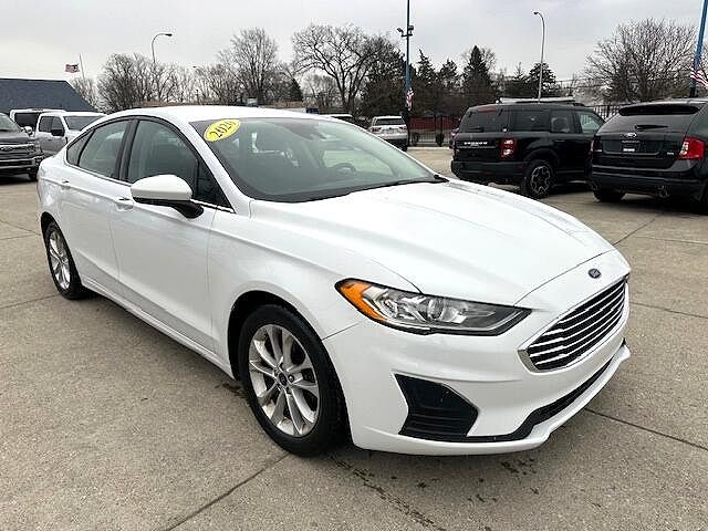 2020 Ford Fusion SE image 2