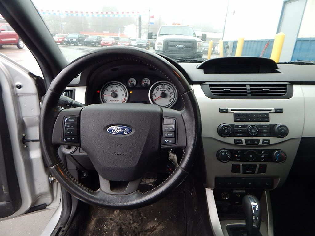 2010 Ford Focus SES image 7
