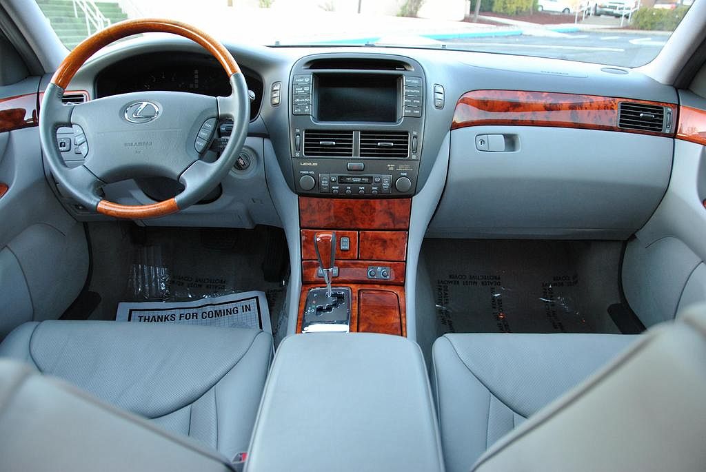 2006 Lexus LS 430 image 11