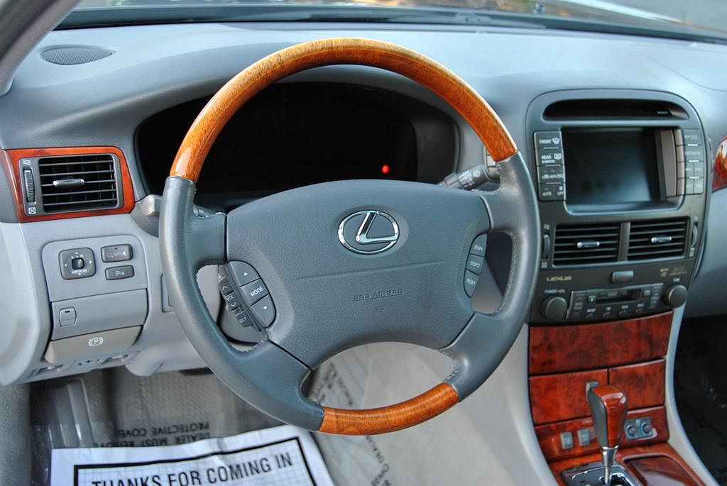 2006 Lexus LS 430 image 19