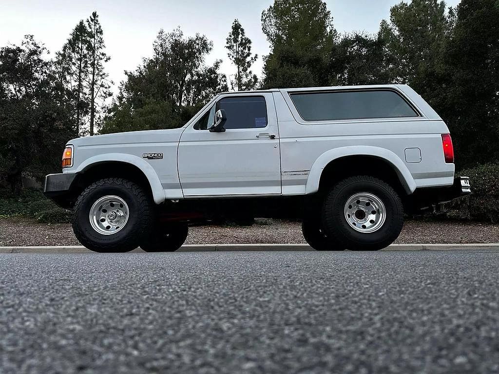1993 Ford Bronco null image 4