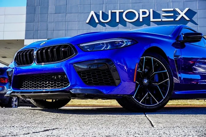 2022 BMW M8
