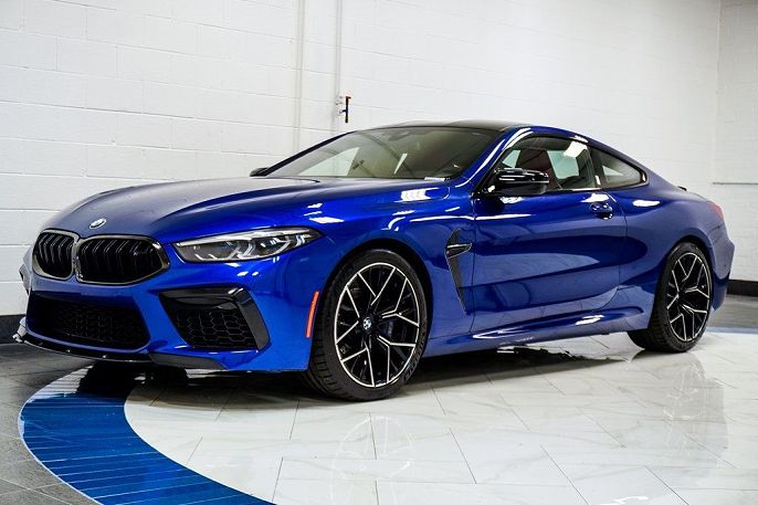 2022 BMW M8