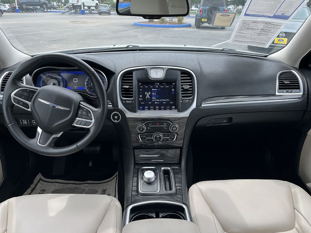 2020 Chrysler 300 Touring image 3