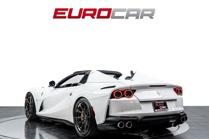 2021 Ferrari 812 GTS