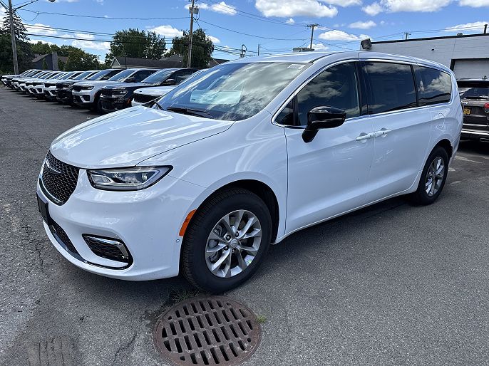 2025 Chrysler Pacifica