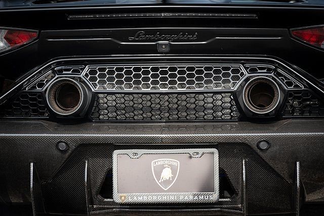 2019 Lamborghini Aventador SVJ image 86