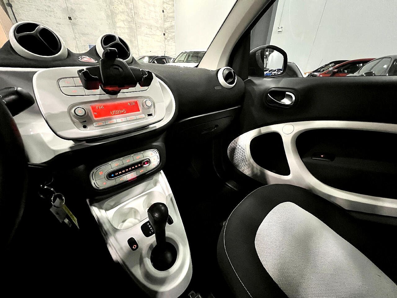 2016 Smart Fortwo Passion image 15