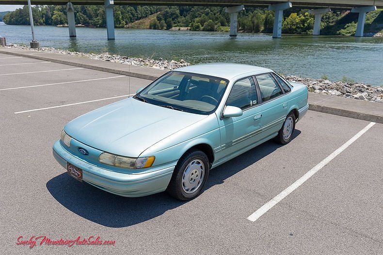1995 Ford Taurus null image 0
