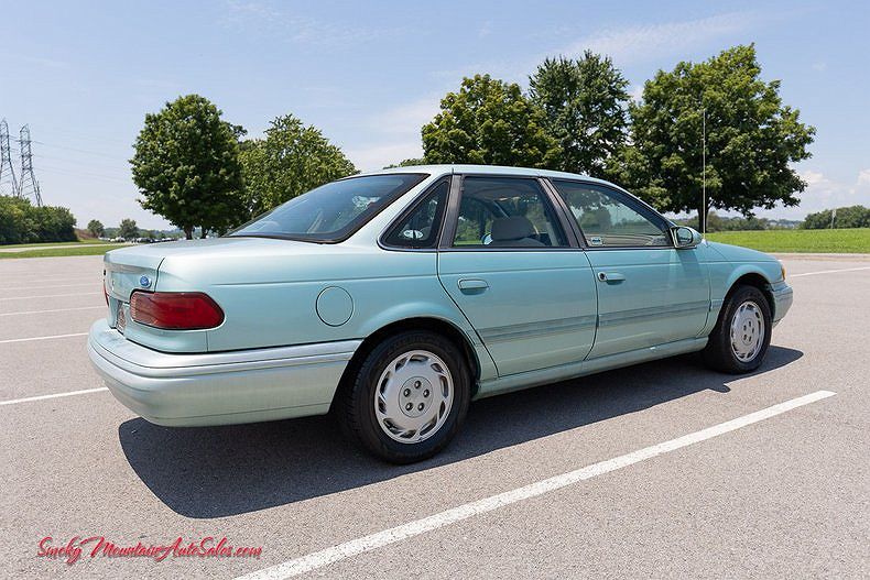 1995 Ford Taurus null image 11