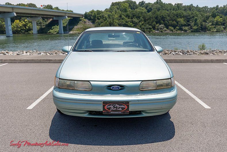 1995 Ford Taurus null image 19