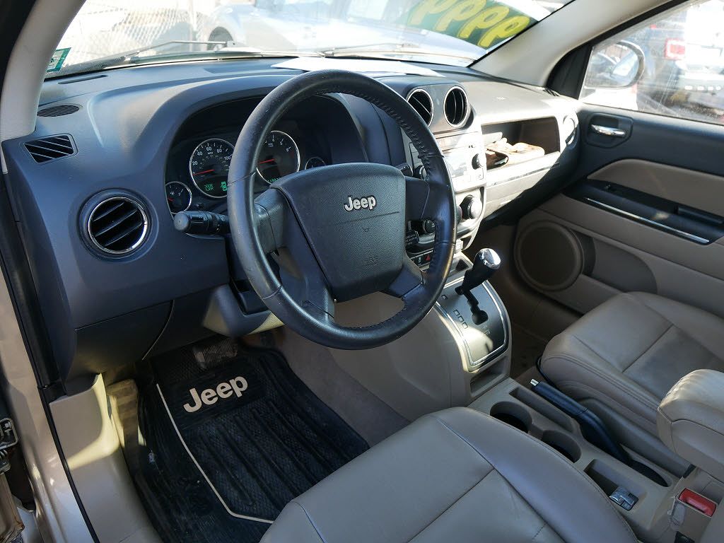 2010 Jeep Compass Limited Edition image 4