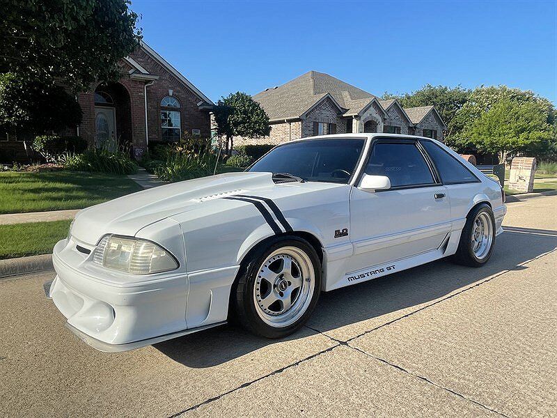 1989 Ford Mustang GT image 15
