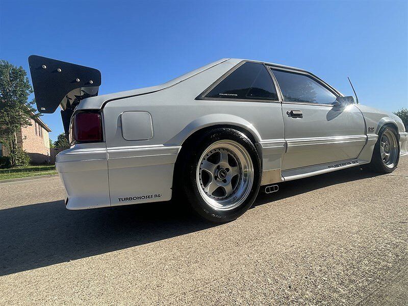 1989 Ford Mustang GT image 21