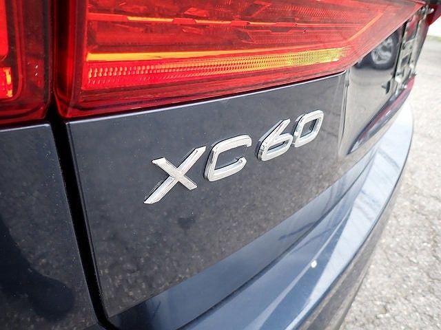 2019 Volvo XC60 T5 Momentum image 5