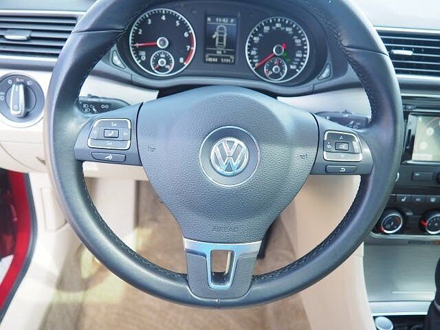 2015 Volkswagen Passat Sport image 21