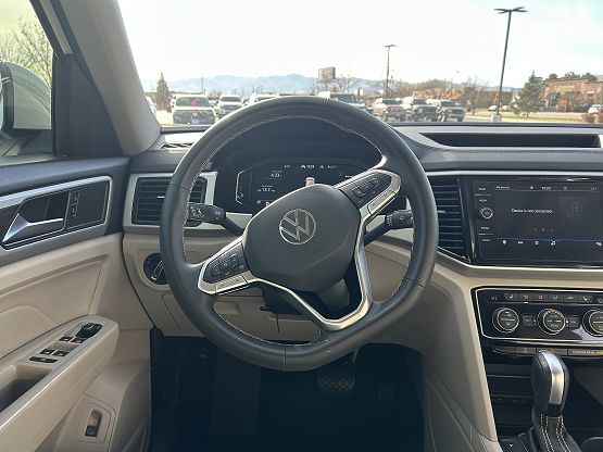 2023 Volkswagen Atlas V6 SE Technology photo 2