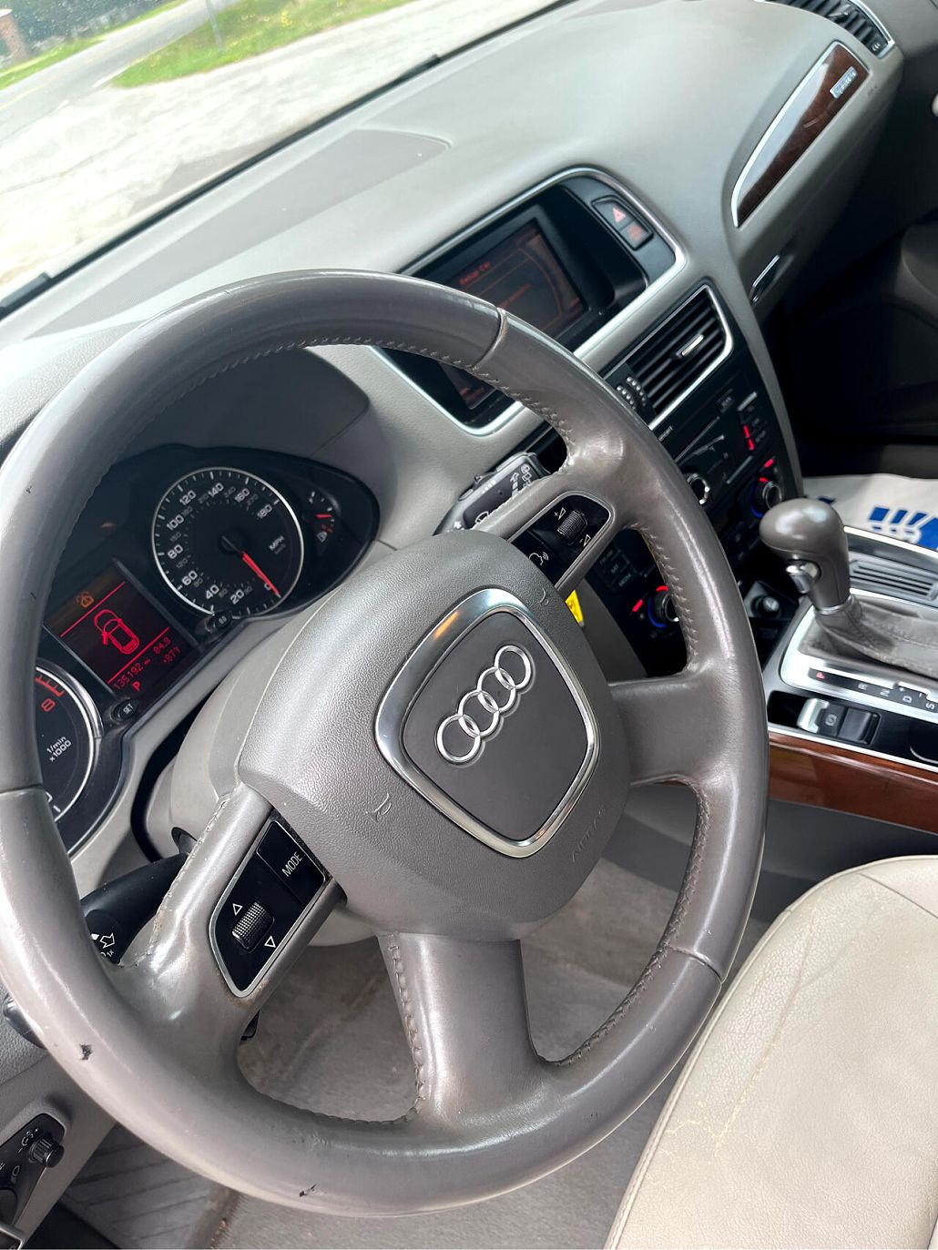 2010 Audi Q5 Premium image 4