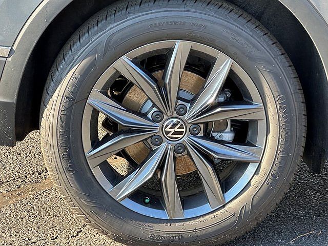 2024 Volkswagen Tiguan SE image 5