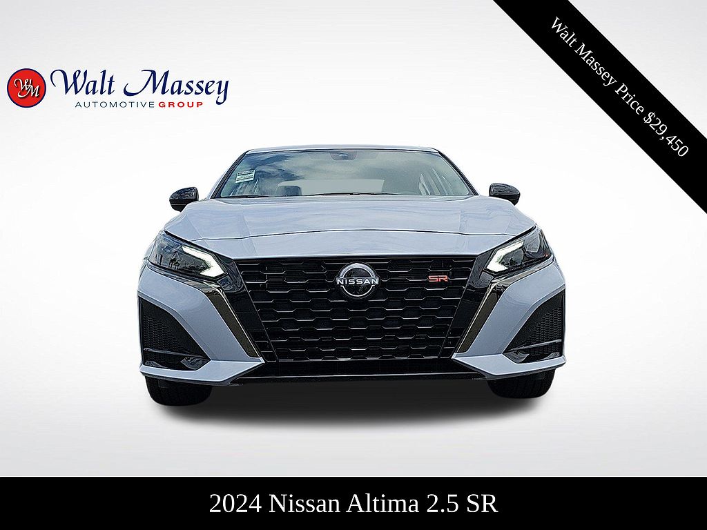 2024 Nissan Altima SR image 3