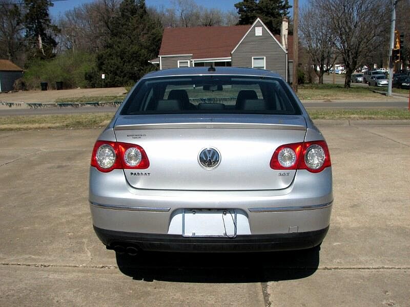 2010 Volkswagen Passat Komfort image 3