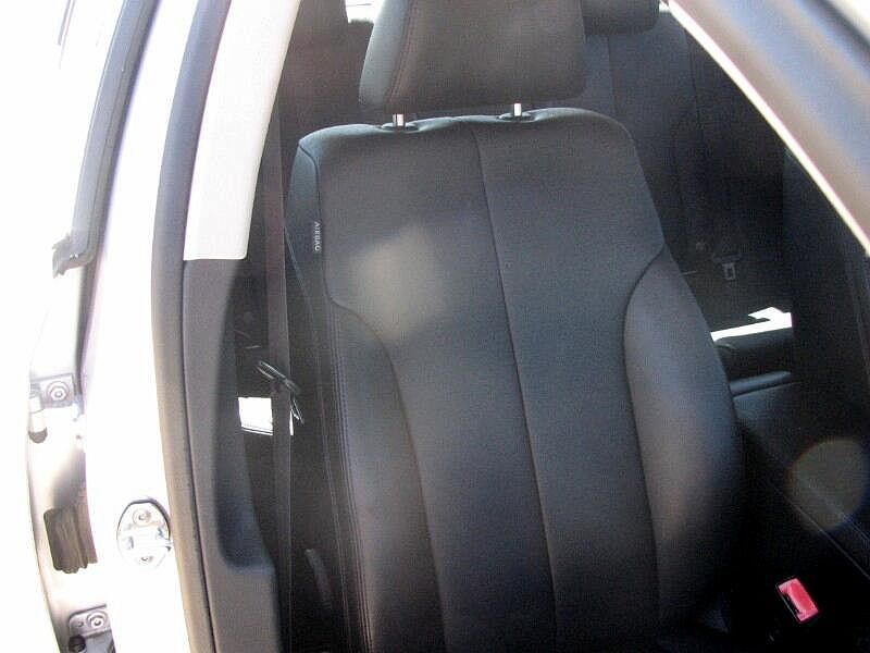 2010 Volkswagen Passat Komfort image 6