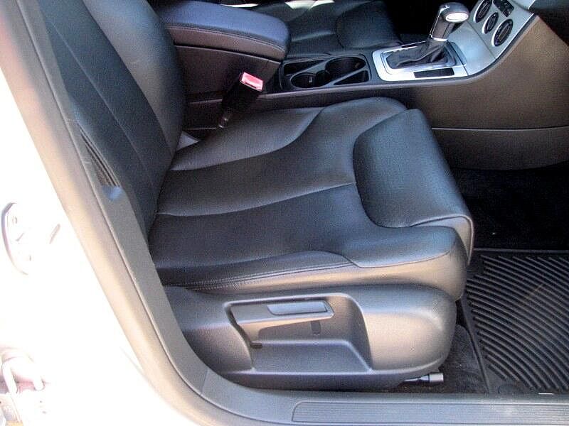 2010 Volkswagen Passat Komfort image 7