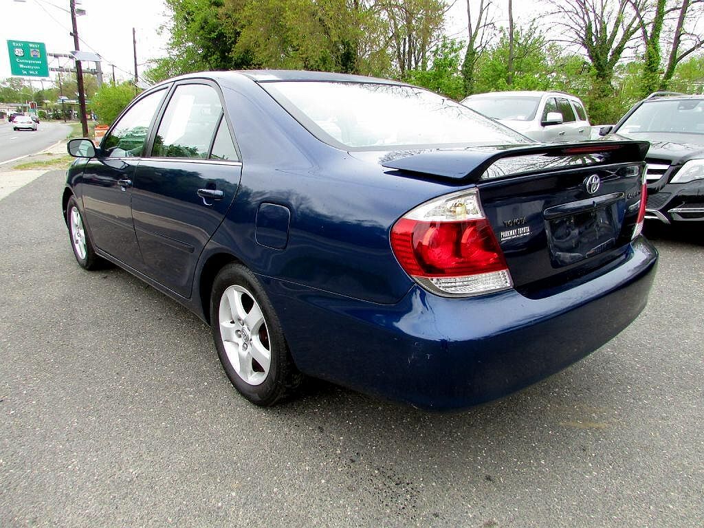 2005 Toyota Camry Standard image 4