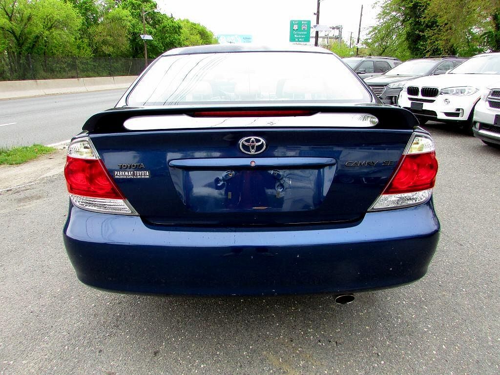 2005 Toyota Camry Standard image 5