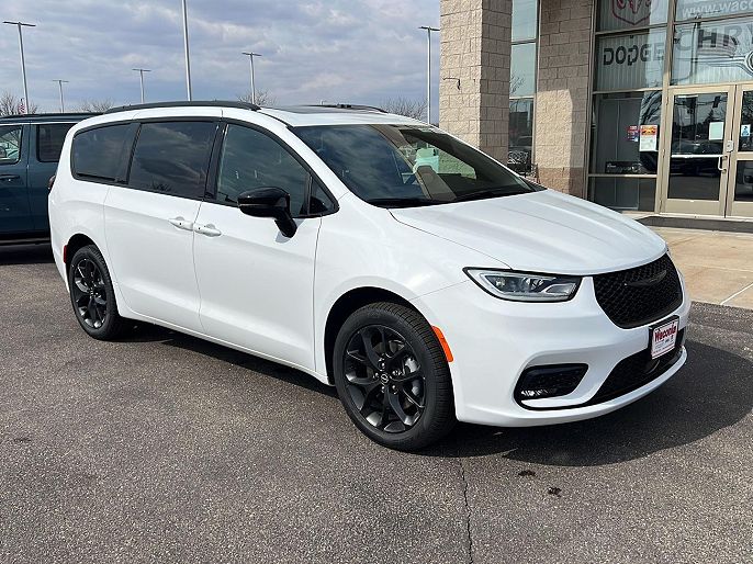 2026 Chrysler Pacifica